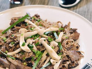 Le Bulgogi et Le Japchae avec des vermicelles de patates douces