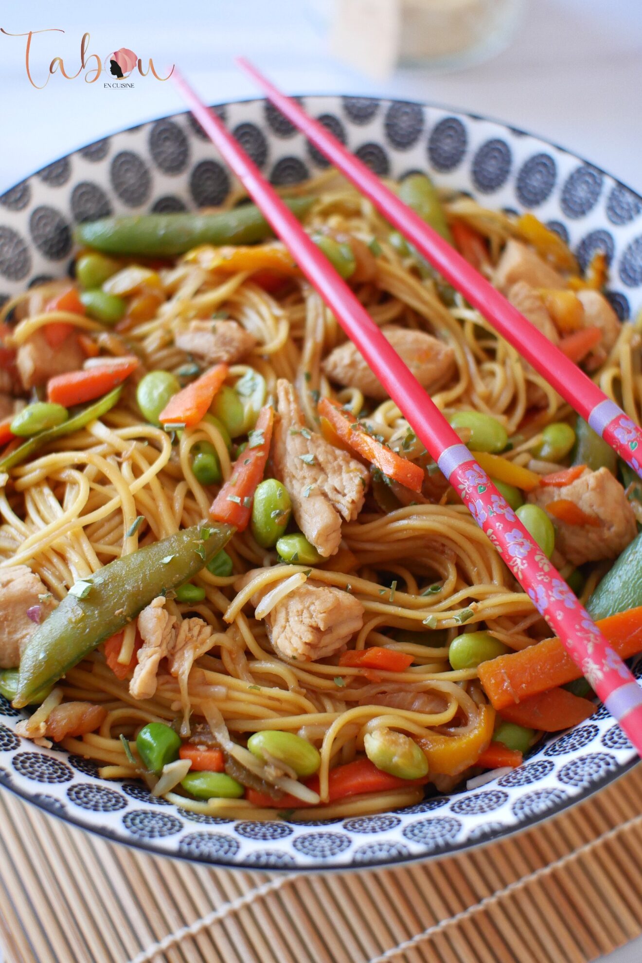 Nouilles sautées aux légumes et poulet
